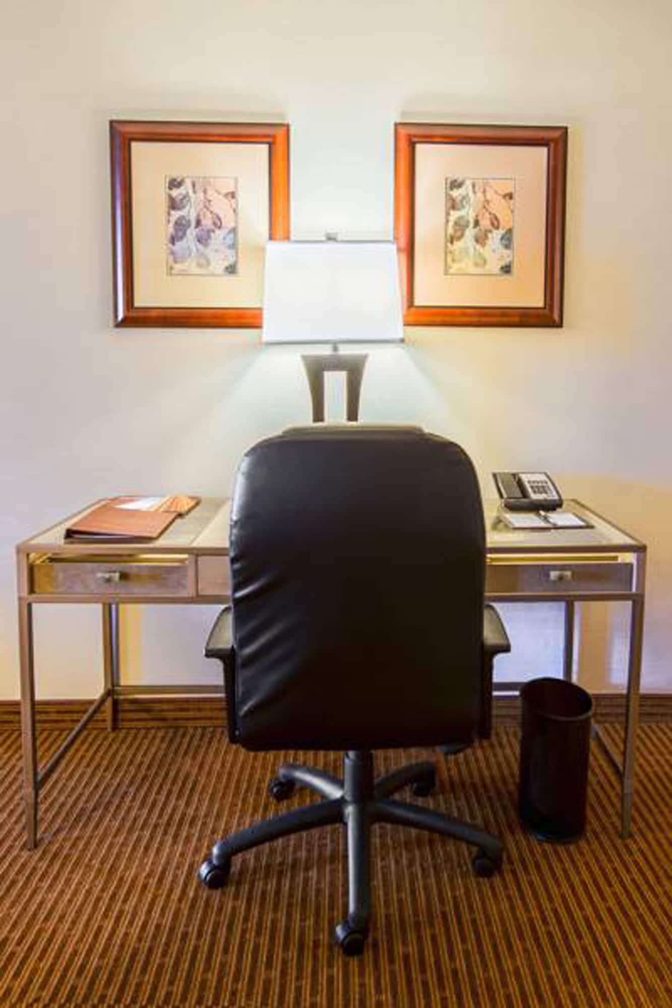 מלון Doubletree By Hilton Philadelphia Airport מראה חיצוני תמונה