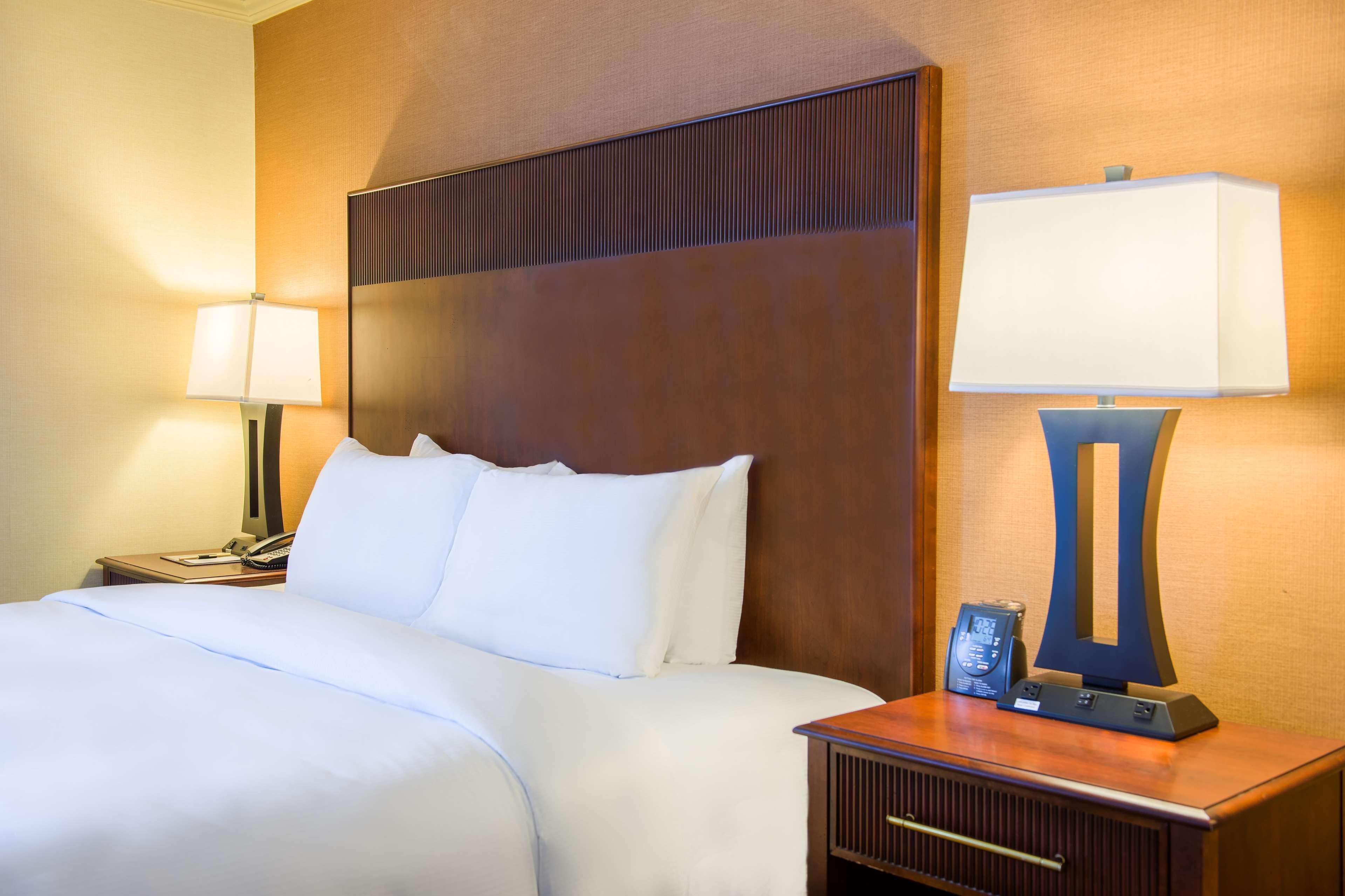 מלון Doubletree By Hilton Philadelphia Airport מראה חיצוני תמונה