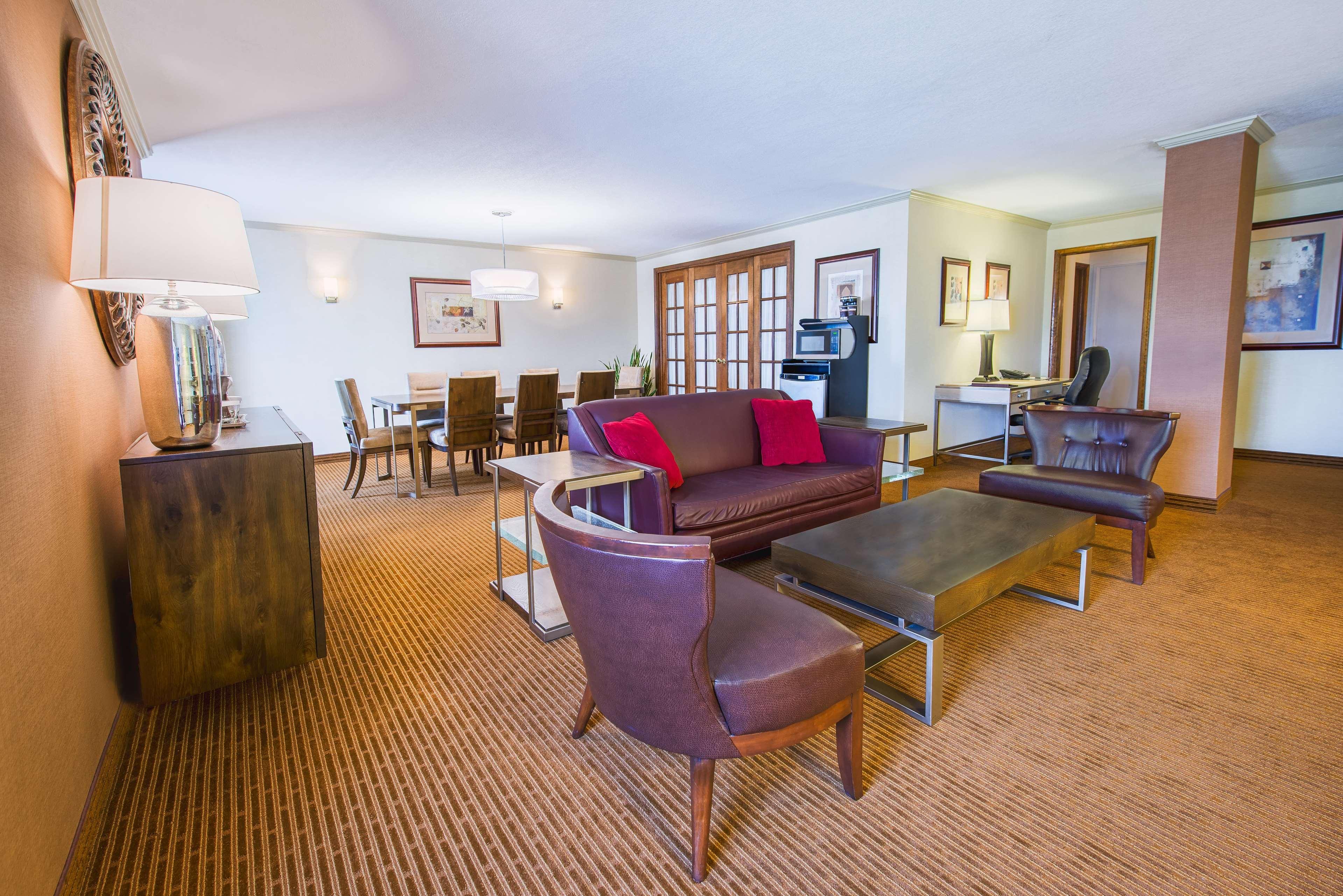 מלון Doubletree By Hilton Philadelphia Airport מראה חיצוני תמונה