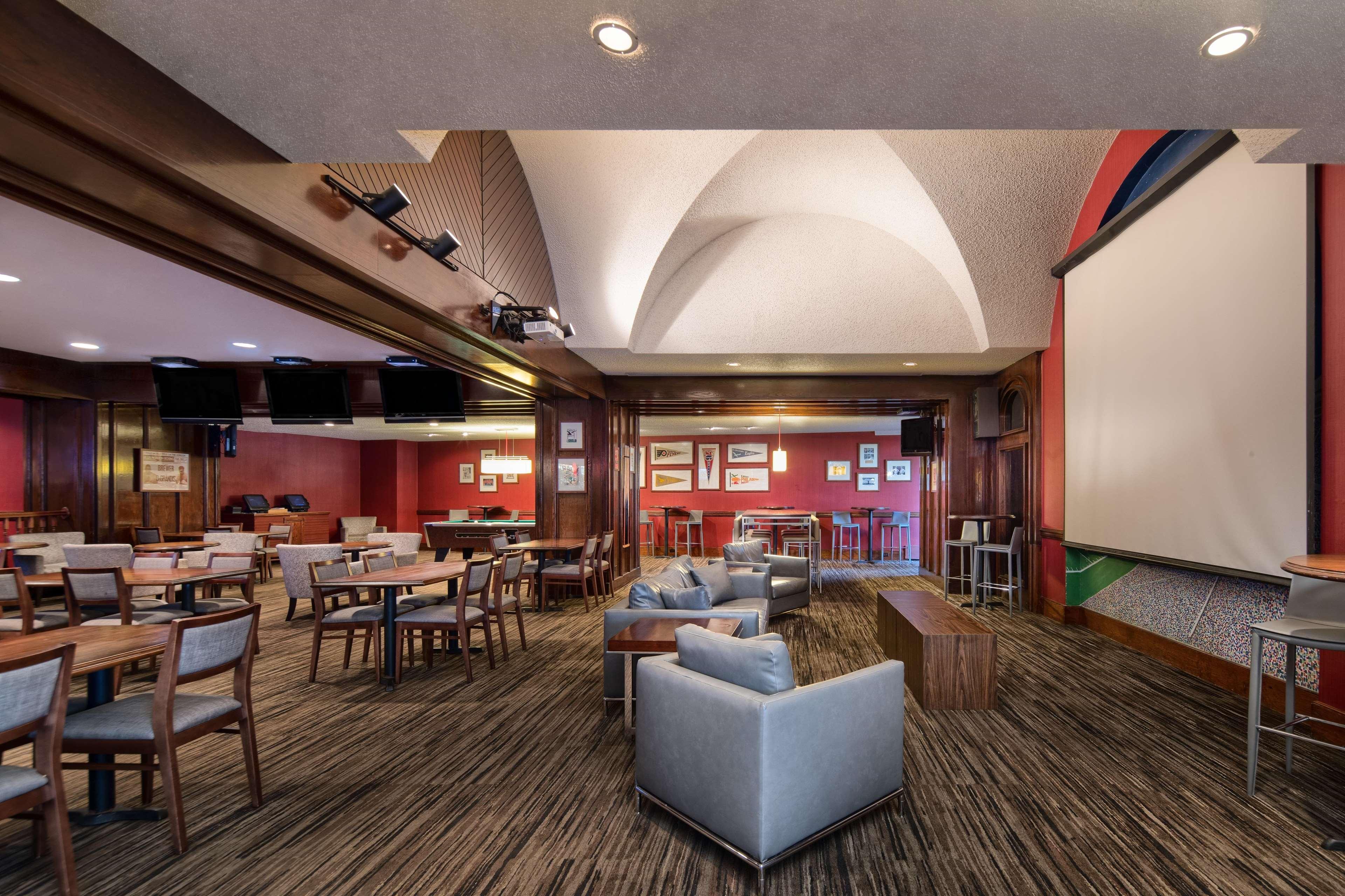 מלון Doubletree By Hilton Philadelphia Airport מראה חיצוני תמונה