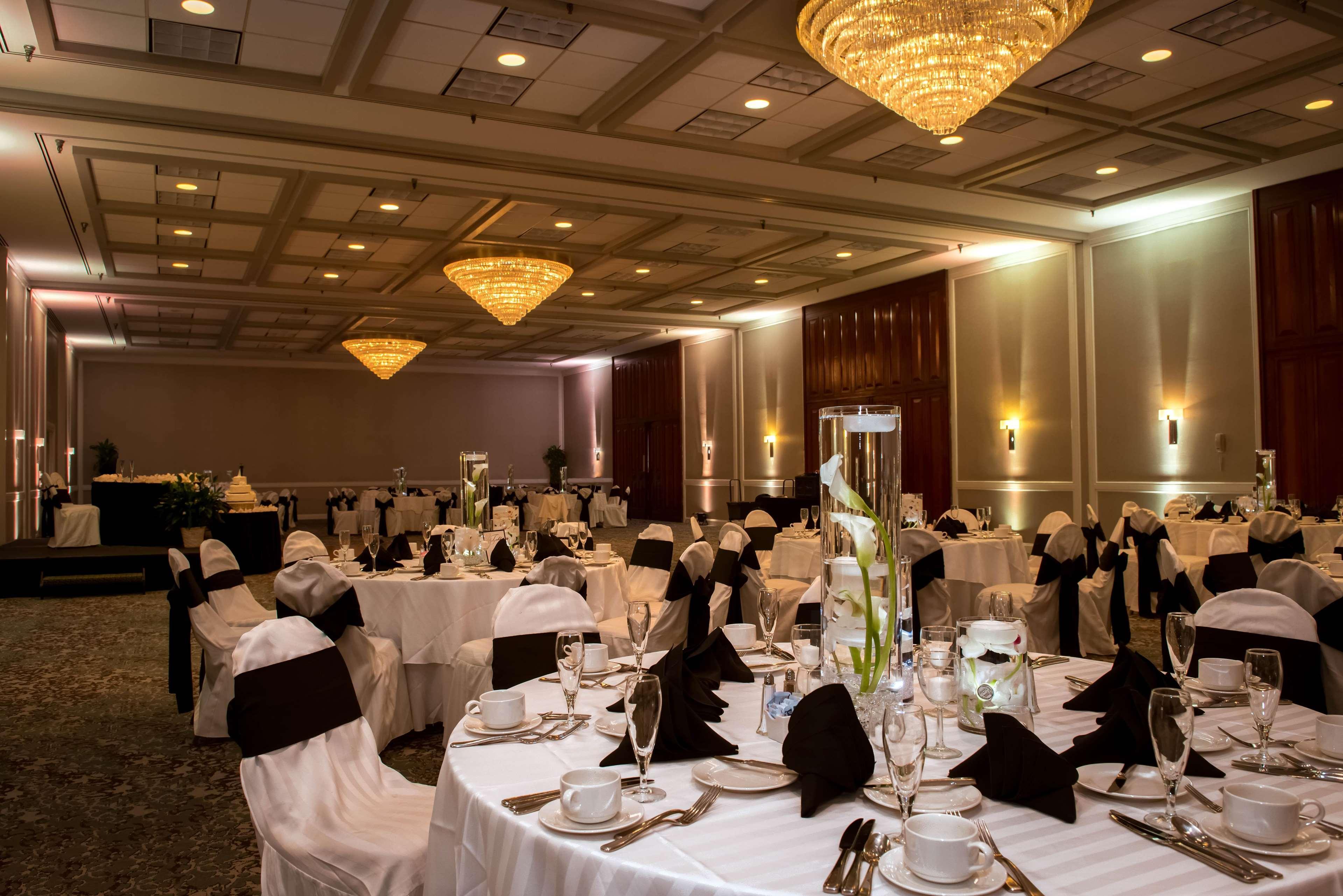 מלון Doubletree By Hilton Philadelphia Airport מראה חיצוני תמונה