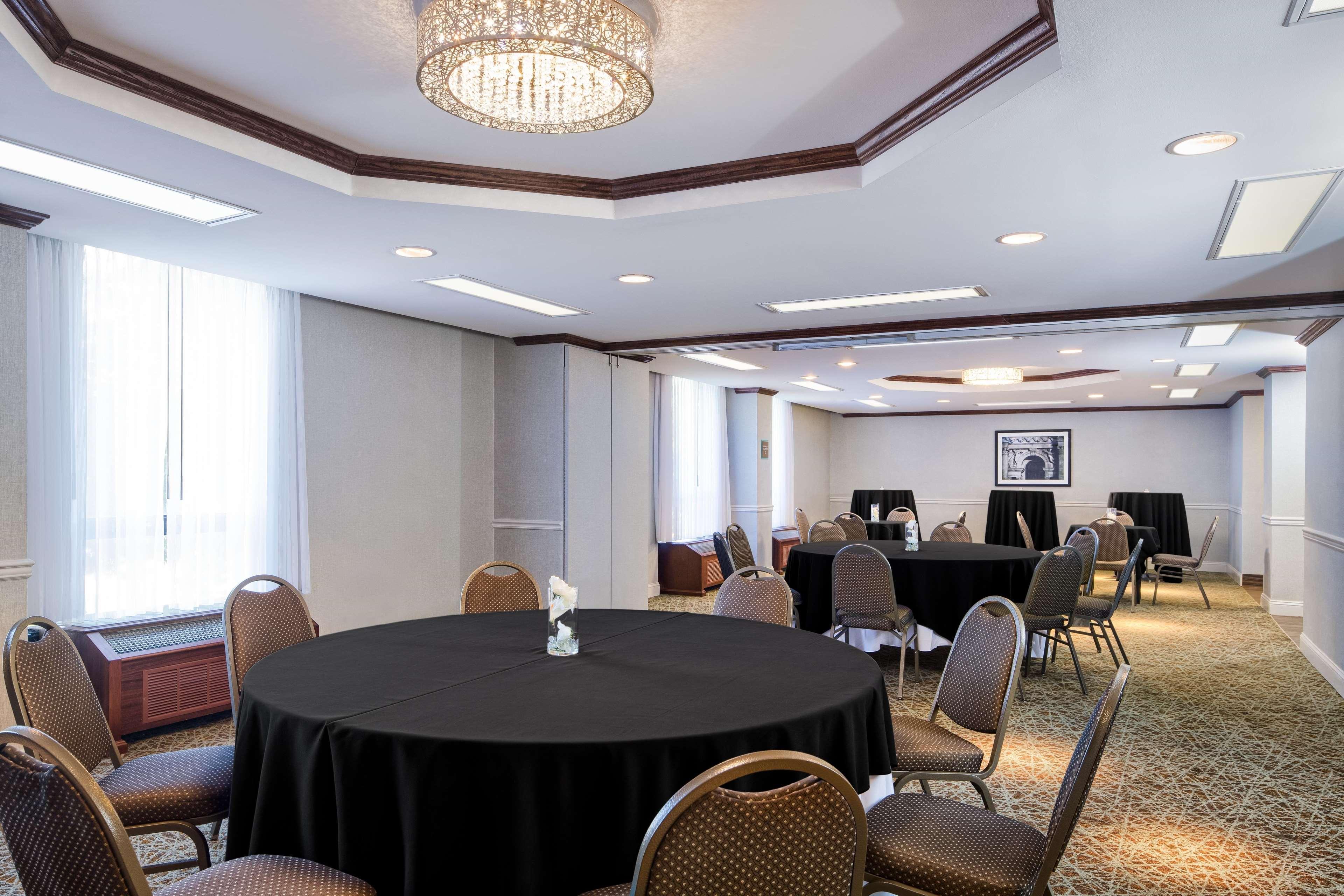 מלון Doubletree By Hilton Philadelphia Airport מראה חיצוני תמונה