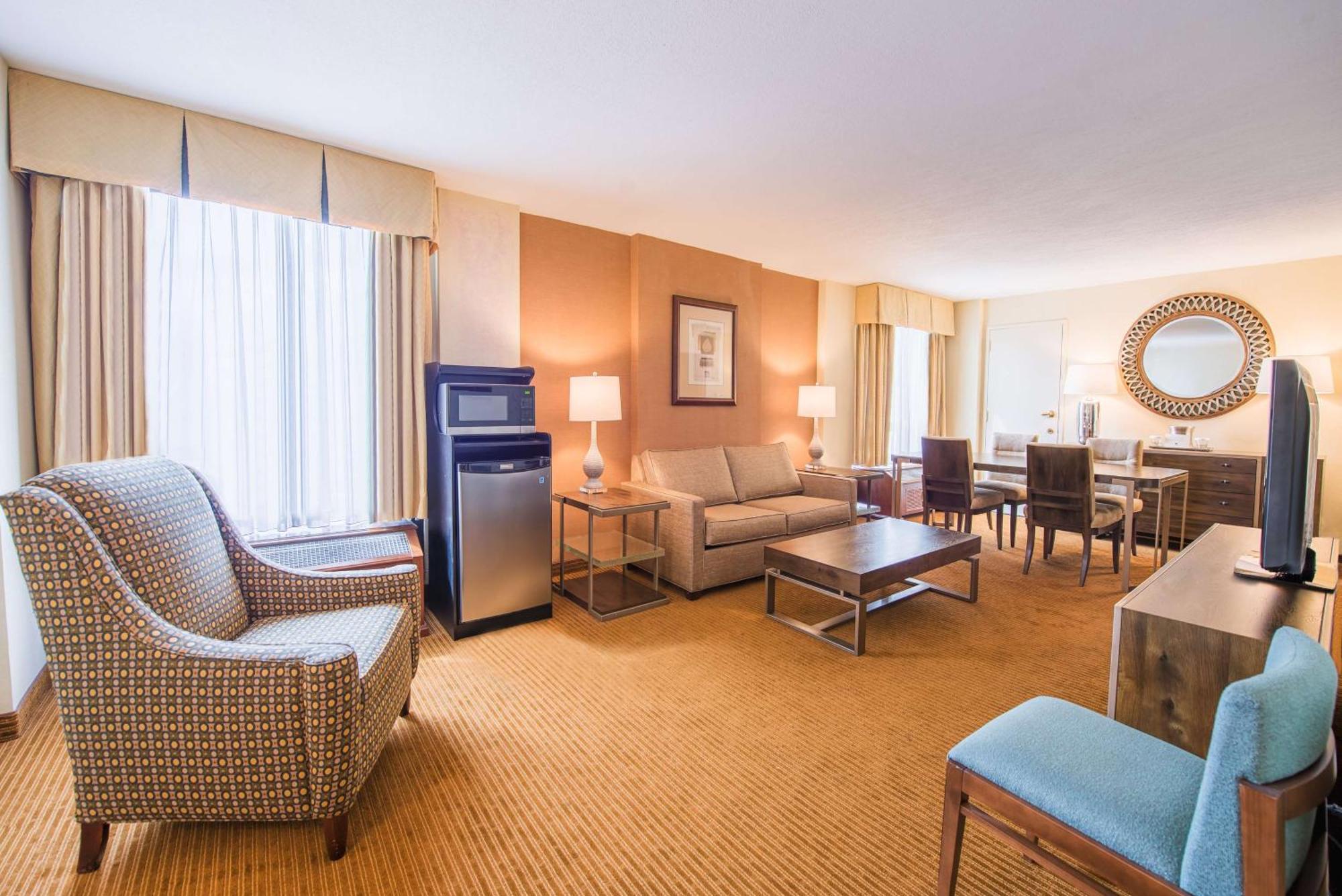 מלון Doubletree By Hilton Philadelphia Airport מראה חיצוני תמונה