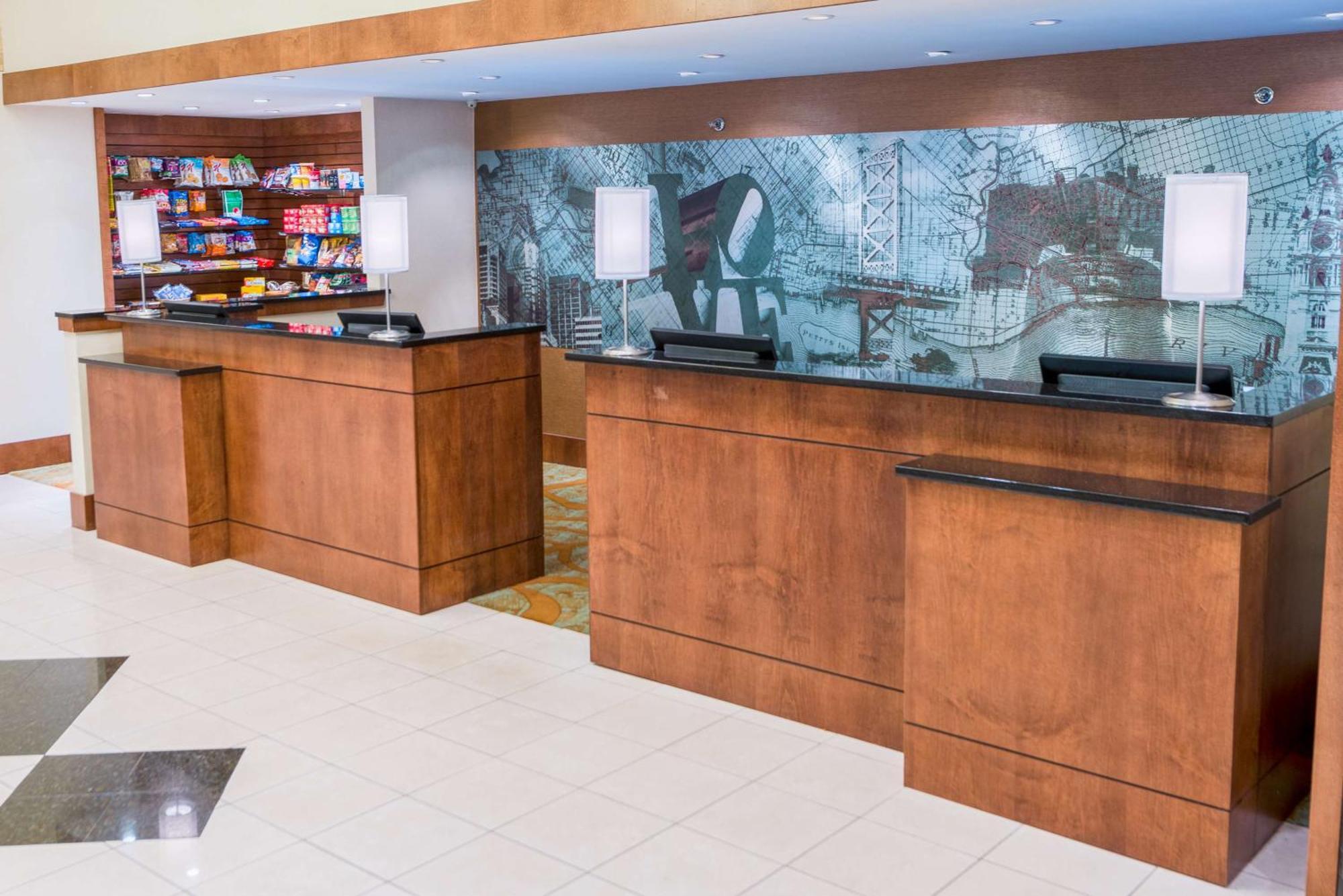 מלון Doubletree By Hilton Philadelphia Airport מראה חיצוני תמונה